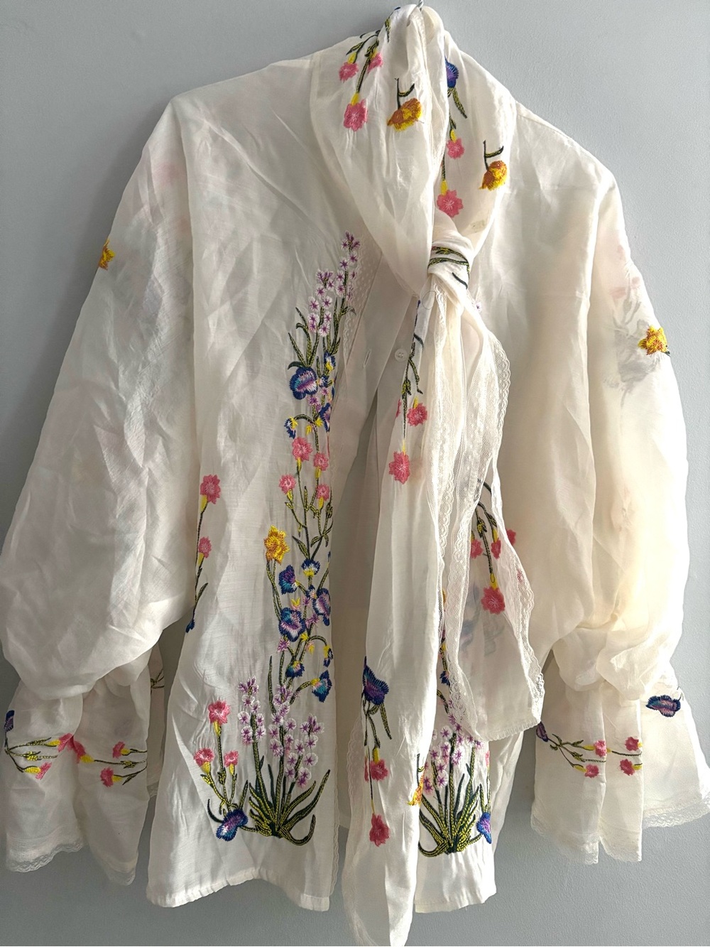 Vintage Embroidered Floral Lightweight Cream Blouse - Picture 2 of 15